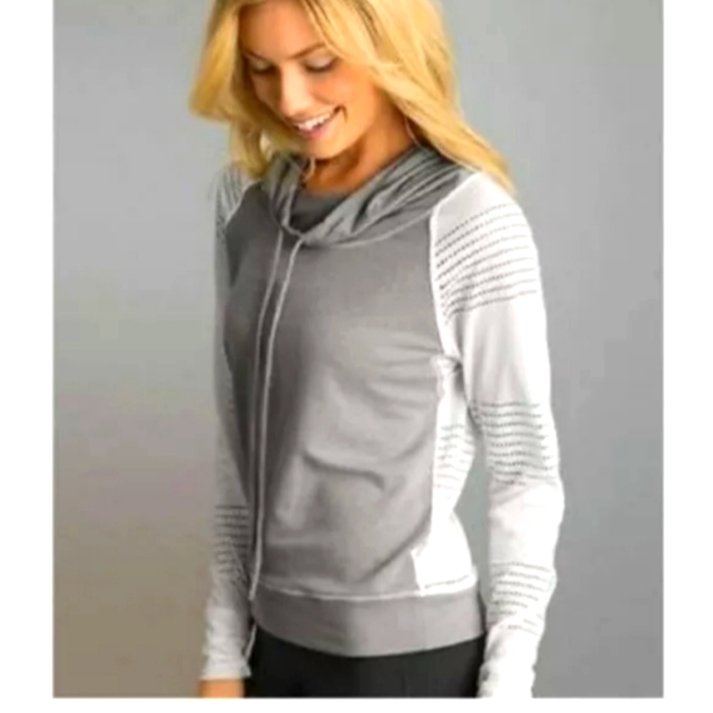 Athleta Limitless Perforated Long Sleeve  Hooded Pullover Top Gray/White Large